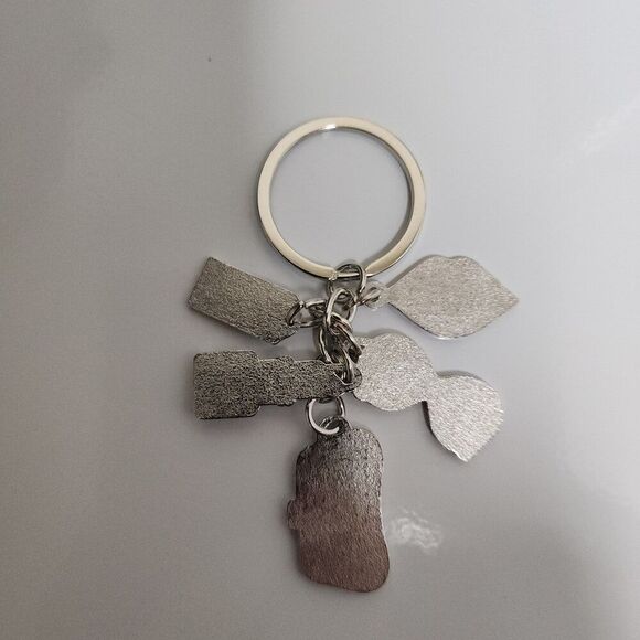 Keychain with Lipstick, Sunglasses and Bag Charms - Picture 2 of 4